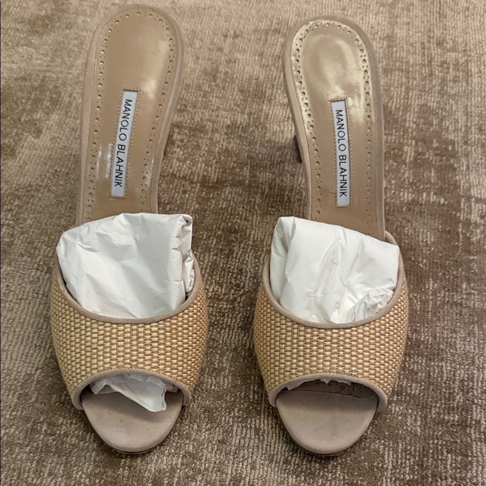 Manolo Blahnik Tan heels